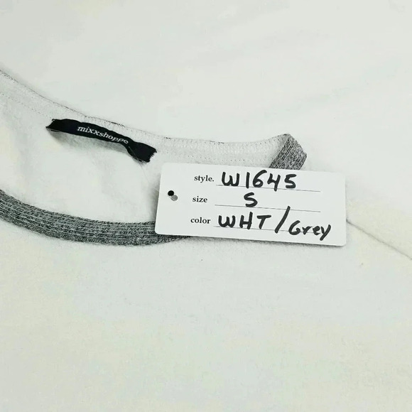 Mixxshoppe Small White Gray Geometric Short Cuffed Sleeve Crew Neck Women's Top - Picture 6 of 10